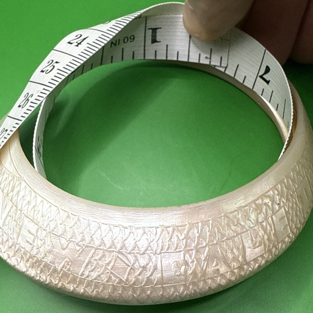 Vtg Iridescent Mother Of Pearl Carved Cuff Bracelet New Caledonia Bangle Shell - Picture 11 of 11